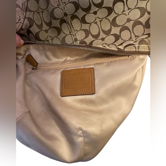 Coach HOBO Bag and Matching Wallet. Y2K and looking great./1 owner. Auth/Coach - Picture 9 of 16